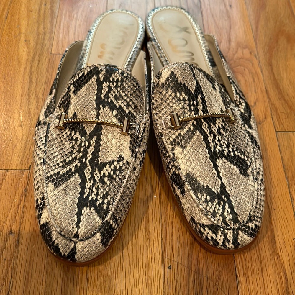 Selling a pair of Sam Elderman mules size 9.